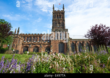 Collégiale St Peters & Gardens Wolverhampton West Midlands UK Banque D'Images