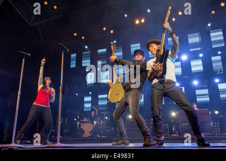 Milwaukee, Wisconsin, États-Unis. 5 juillet, 2014. Thompson Square en concert au Festival de musique Summerfest 2014 à Milwaukee Wisconsin © Daniel DeSlover/ZUMA/Alamy Fil Live News Banque D'Images