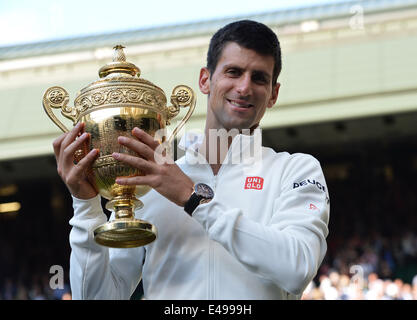 NOVAK DJOKOVIC WIMBLEDON 2014 CHAMPION MENS LE ALL ENGLAND TENNIS CLUB WIMBLEDON Londres Angleterre 06 Juillet 2014 Banque D'Images