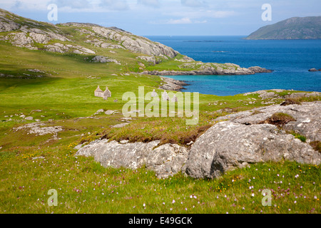 H ouses ruiné dans village abandonné de Eorasdail sur Vatersay, Ile de Barra, Hébrides extérieures, en Écosse Banque D'Images