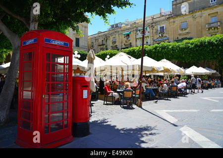 Codina, café, Place de la République, La Valette (Il-Belt La Valette), Southern Harbour District, Malte Xlokk Région, République de Malte Banque D'Images