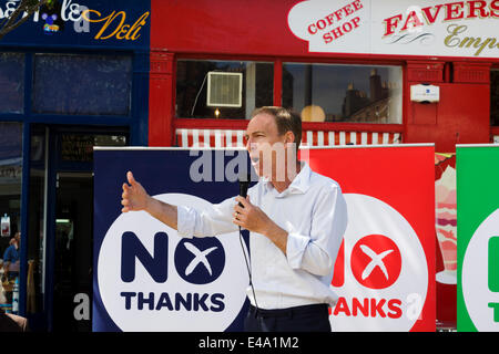 Edinburgh, Ecosse, Royaume-Uni. 5 juillet, 2014. Le député Jim Murphy parler à foule à 'Non merci' 100 rue Tour de l'Écosse dans High Street, Edinburgh Portobello Crédit : Graham Hughes/Alamy Live News Banque D'Images