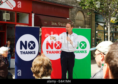 Edinburgh, Ecosse, Royaume-Uni. 5 juillet, 2014. Le député Jim Murphy parle à la foule à 'Non merci' 100 rue Tour de l'Écosse dans High Street, Edinburgh Portobello Crédit : Graham Hughes/Alamy Live News Banque D'Images