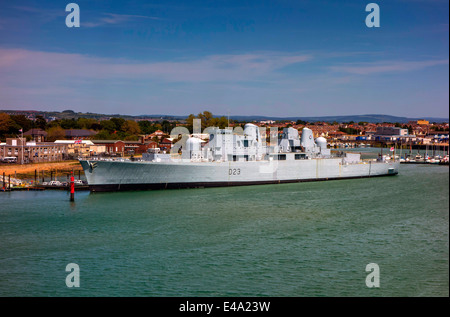 HMS Bristol UK les navires dans le port de Portsmouth Harbour Angleterre Banque D'Images