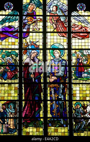 Vitraux dans l'église Saint Maurice, Lille, Nord, France, Europe Banque D'Images