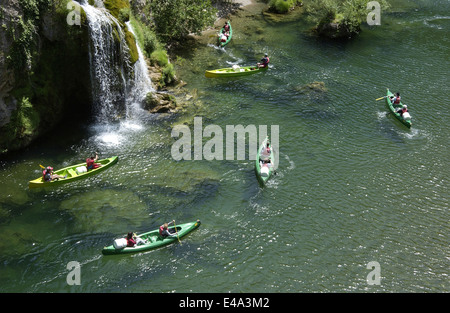 Rivière Tarn. Personnes kayak sur le Tarn, Tarn et Garonne, en France Banque D'Images