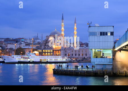 Yeni Mosque et le pont de Galata, Istanbul, Turquie, Europe Banque D'Images