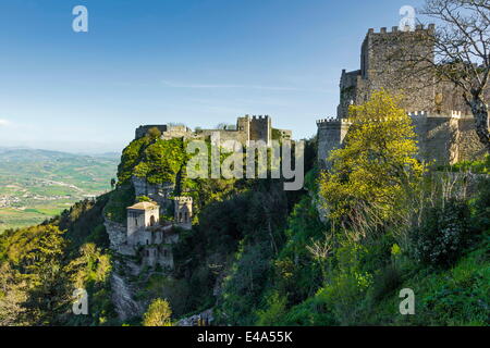 L'ère arabe sarrasine château Pepoli, maintenant un hôtel, dans la ville historique au-dessus de Trapani à 750m, Erice, Trapani, Sicile, Italie Banque D'Images