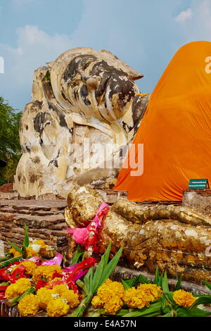 Bouddha couché, Wat Lokaya Sutha, Ayutthaya Historical Park, l'UNESCO, Ayutthaya, Thaïlande, Asie du Sud-Est Banque D'Images