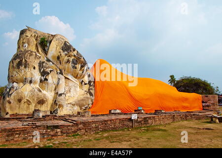 Bouddha couché, Wat Lokaya Sutha, Ayutthaya Historical Park, l'UNESCO, Ayutthaya, Thaïlande, Asie du Sud-Est Banque D'Images