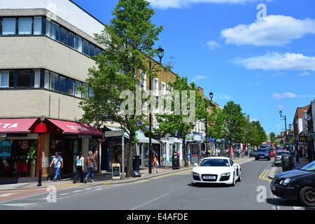 Victoria Road, Surbiton, quartier royal de Kingston upon Thames, Greater London, Angleterre, Royaume-Uni Banque D'Images