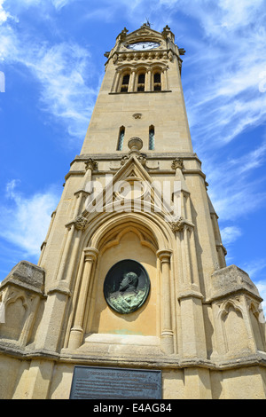 Tour de l'horloge de couronnement, Claremont Road, Surbiton, quartier royal de Kingston upon Thames, Greater London, Angleterre, Royaume-Uni Banque D'Images