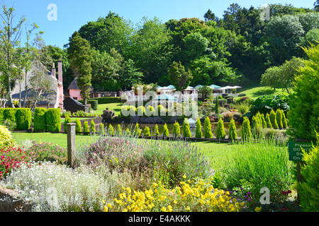 Rose Cottage jardins de thé, Cockington Village, Torquay. Devon, Angleterre, Royaume-Uni Banque D'Images