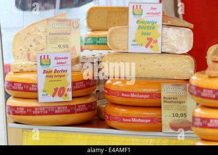 Roues de fromage à vendre Banque D'Images