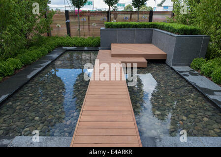 Le Palais de Hampton Court, Surrey UK. 7 juillet 2014. Au jardin de ville de Londres RHS Hampton Court Palace Flower Show sur Appuyez sur Jour. Le spectacle se déroule du 8 au 13 juillet. Credit : Malcolm Park editorial/Alamy Live News. Banque D'Images