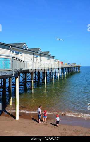 Plage et Grand Pier, Teignmouth, Teignbridge District, Devon, Angleterre, Royaume-Uni Banque D'Images