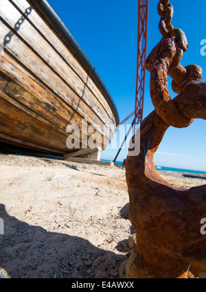 Gros plan d'une chaîne sur un bateau à Portland Bill dans le Dorset, Angleterre, Royaume-Uni Banque D'Images