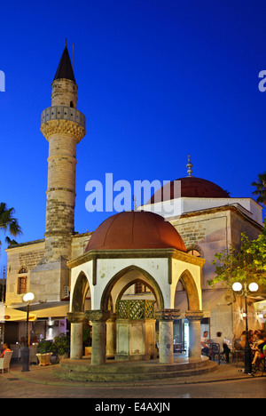 La mosquée à Defterdar place Eleftherias, Kos Town, Kos island, îles du Dodécanèse, Mer Égée, Grèce. Banque D'Images