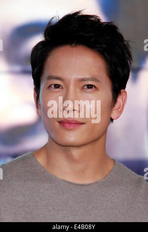 Ji Sung, Jul 4, 2014 : l'acteur sud-coréen Ji Sung assiste à un événement promotionnel pour son nouveau film, bons amis, à Séoul, en Corée du Sud. © Lee Jae-Won/AFLO/Alamy Live News Banque D'Images