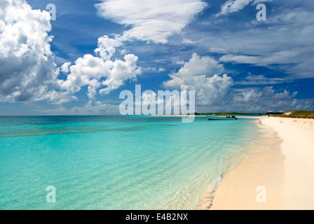 Parc national de l'Archipel de Los Roques, est un magnifique archipel de petites îles coralliennes situées dans la mer des Caraïbes Banque D'Images