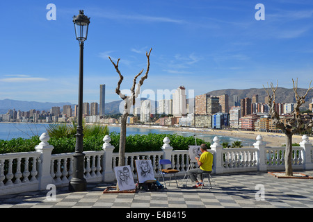 Playa de Poniente de Placa de Castelar, Vieille Ville, Benidorm, Costa Blanca, Alicante Province, Royaume d'Espagne Banque D'Images