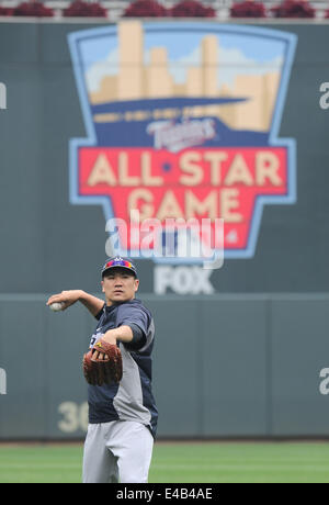 Minneapolis, Minnesota, USA. 6 juillet, 2014. Masahiro Tanaka (Yankees) MLB : Masahiro Tanaka des Yankees de New York au cours de la pratique de la Ligue Majeure de Baseball avant le match contre les Twins du Minnesota au champ cible à Minneapolis, Minnesota, United States . Credit : AFLO/Alamy Live News Banque D'Images