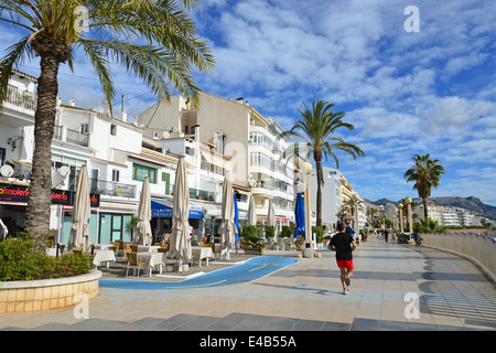 Promenade du front de mer, Altea, Costa Blanca, Alicante Province, Royaume d'Espagne Banque D'Images