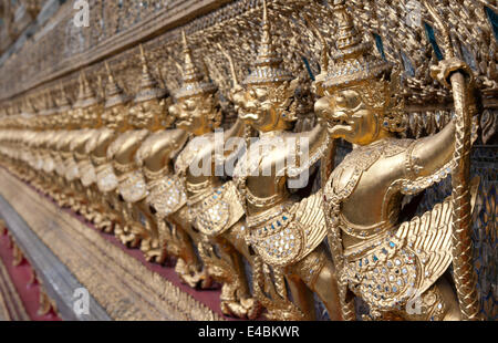 Les chiffres d'or warrior à Palais royal Banque D'Images