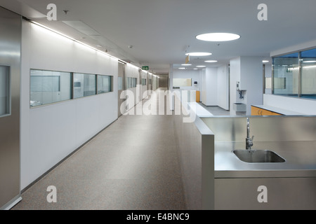 Détail d'un hall à l'intérieur de l'urgence d'un hôpital. Banque D'Images