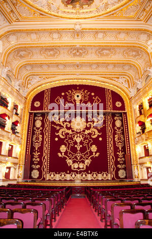 Auditorium et le rideau Banque D'Images