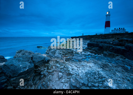 Moody matin à Portland Bill dans le Dorset, Angleterre, Royaume-Uni Banque D'Images