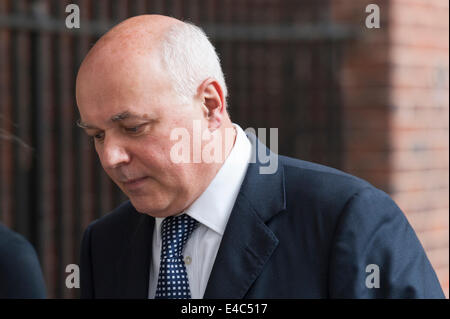 Downing Street, London, UK. 8 juillet 2014. Les ministres du gouvernement britannique à 10 Downing Street à Londres pour la réunion hebdomadaire du Cabinet. Sur la photo : IAIN DUNCAN SMITH - Secrétaire d'état du travail et des pensions. Credit : Lee Thomas/Alamy Live News Banque D'Images