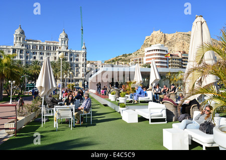 Terrasse de Soho Mar bar & restaurant, Port d'Alicante, Alicante, Costa Blanca, Alicante Province, Royaume d'Espagne Banque D'Images