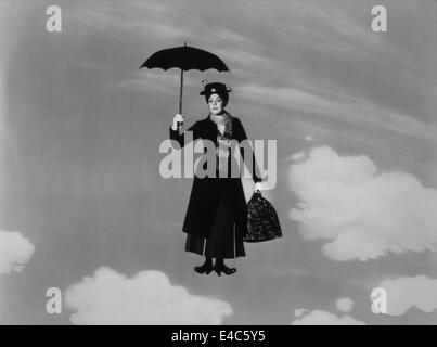 Julie Andrews, sur-ensemble du film, "Mary Poppins", 1964 Banque D'Images