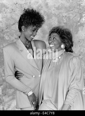 Whitney Houston avec Mère, Cissy Houston au Radio City Music Hall au cours de 'La Songwriters Hall of Fame 20e anniversaire", 1989 Banque D'Images