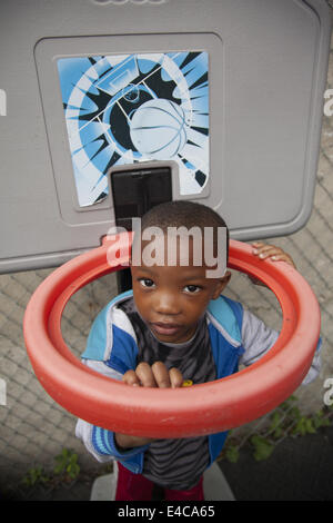 Les enfants sont "nous" l'école maternelle et early learning centre à Kensington, un quartier multiculturel dans Brooklyn, New York. Banque D'Images