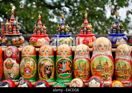 Vente de souvenirs sur le mont des Moineaux à Moscou Banque D'Images