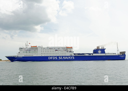 Les 23 000 tonnes de DFDS Seaways Harwich Sirena-,UK à Esbjerg, Danemark, ferry- entrant dans le port de Harwich,UK Banque D'Images