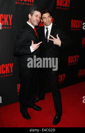 Kevin acteurs Del Aguila (L) et Andy Karl assister à la "Rocky" Broadway opening night after party au Hammerstein Ballroom. Banque D'Images