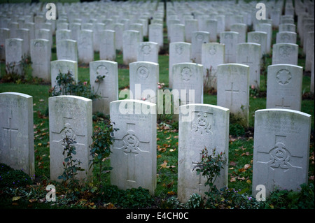 Delville Wood Cemetery est le troisième plus grand cimetière de dans la zone de bataille de la Somme et contient 5 523 inhumations Banque D'Images