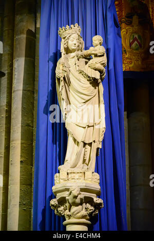 Statue de Jésus sainte Mère Eglise Catholique Notre Dame de Paris France Europe FR Banque D'Images