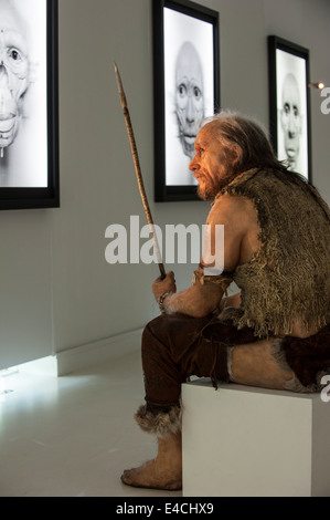 La reconstruction de l'homme de Cro-Magnon, sculpté par Elisabeth Daynès, Pôle International de la Préhistoire, Les Eyzies-de-Côle Banque D'Images