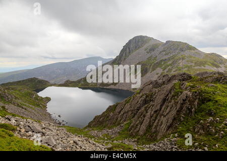 Llyn Hywel sur le côté sud de l'Rhinog Fach Banque D'Images