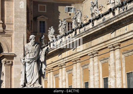 Statue de Saint Paul l'Apôtre dans la Cité du Vatican, Rome Banque D'Images