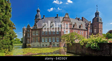 Château de Darfeld, château à douves, Rosendahl, Münsterland, Rhénanie du Nord-Westphalie, Allemagne Banque D'Images