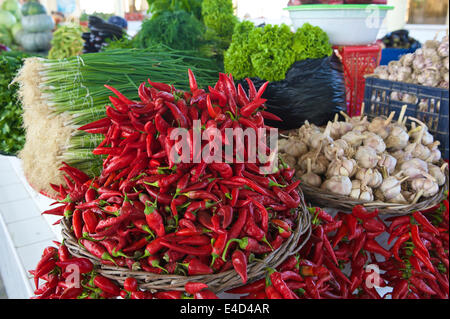 Le piment et l'ail en vente au bazar, Boukhara, Ouzbékistan Banque D'Images