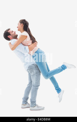 Attractive young couple hugging chaque autres Banque D'Images