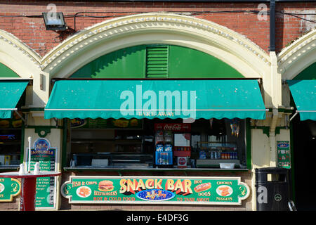 Plats à emporter restauration rapide sur la promenade de front de mer de Brighton. East Sussex. L'Angleterre Banque D'Images