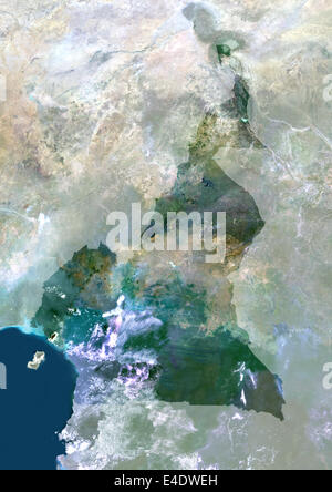 Cameroun, Afrique, True Color Satellite Image avec masque. Vue du Cameroun (avec masque). Cette image a été compilée à partir de la da Banque D'Images