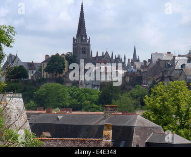 Vue sur la ville de Vitré en Bretagne, France Banque D'Images